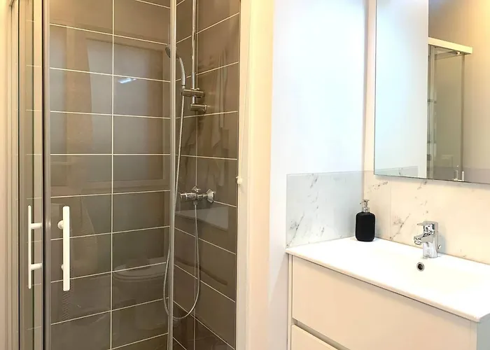 Modern By Port & Old Town
