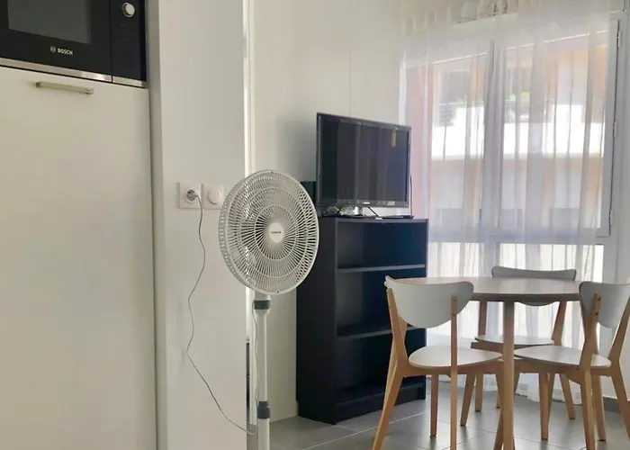 Modern By Port & Old Town Apartamento Niza