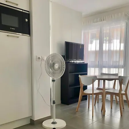 Modern By Port & Old Town דירה ניס